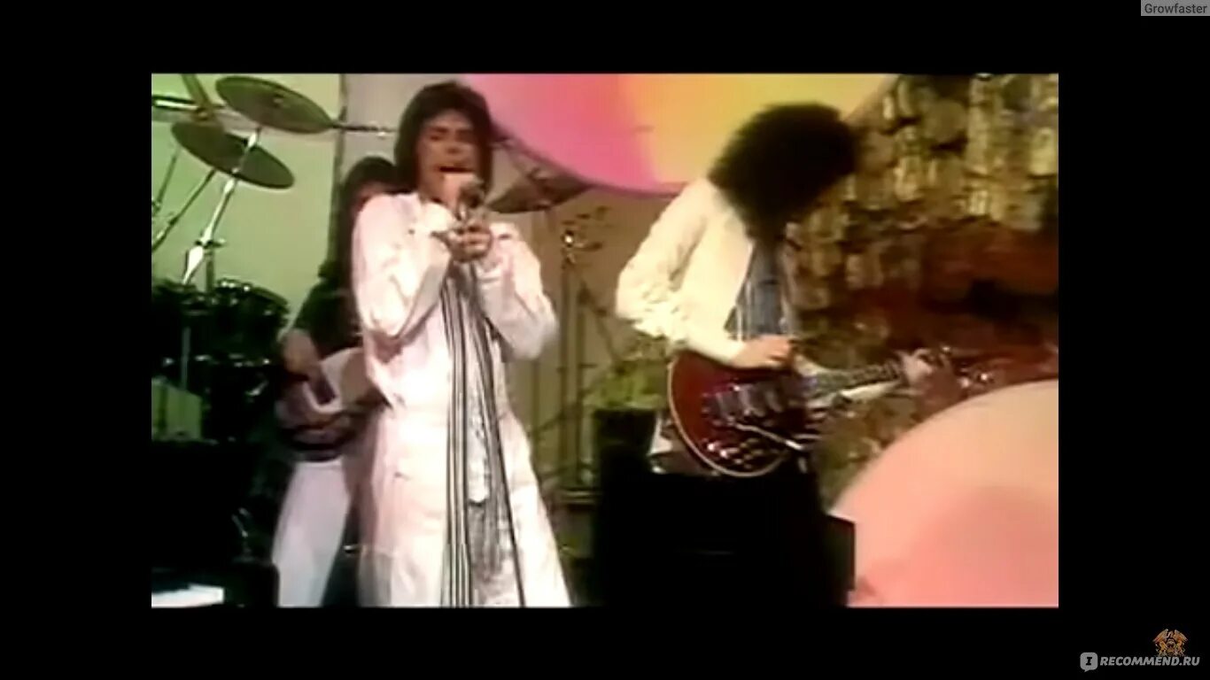 Песня королева этих клубов. Группа queens виагра. Королева клуба фильм 2019. Stage mother фильм 2020. Королева клуба фильм 2019.