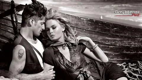 Подарил ей guess называет меня папа