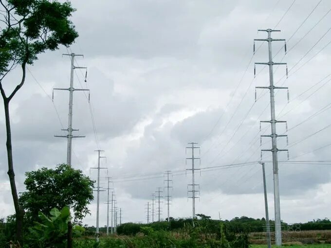 Two poles. Столбы ЛЭП оцинкованные. 500 KV DC transmission line. Overhead 110kw Steel Poles. 0.69 КИЛОВОЛЬТ.