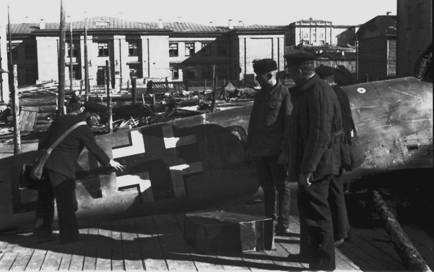 Нападение на мурманского. Мурманск 1942. Мурманск в Великую отечественную войну. Мурманск 1942 год. Мурманск 1941 год.