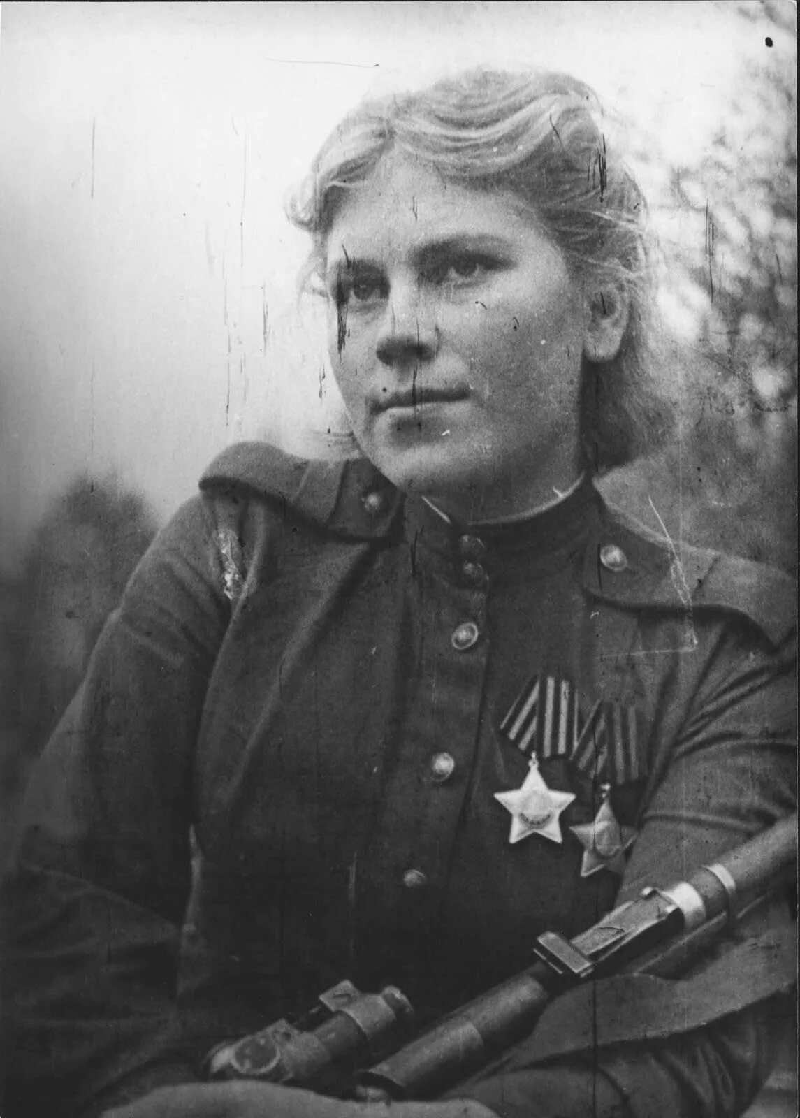 Она молодая она боевая. Она молодая она боевая. Девушки донбасса. Женщины ополчения. Она молодая она боевая.