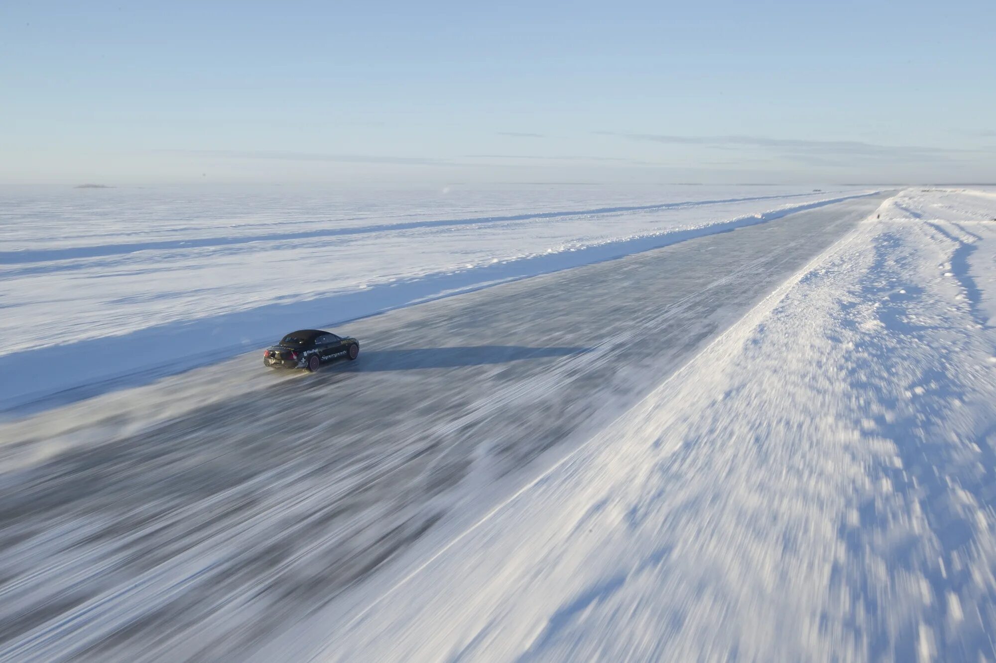 Айс скорость. Дорога в Арктике. Рекорд скорости на льду. Траки по льду. Мировой рекорд скорости по льду.