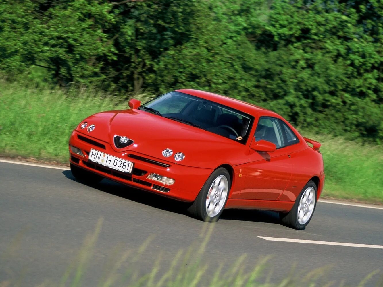 Альфа ромео москвы. Alfa Romeo GTV 916. Alfa Romeo GTV 1998. Альфа Ромео купе. Alfa Romeo GTV 1995.