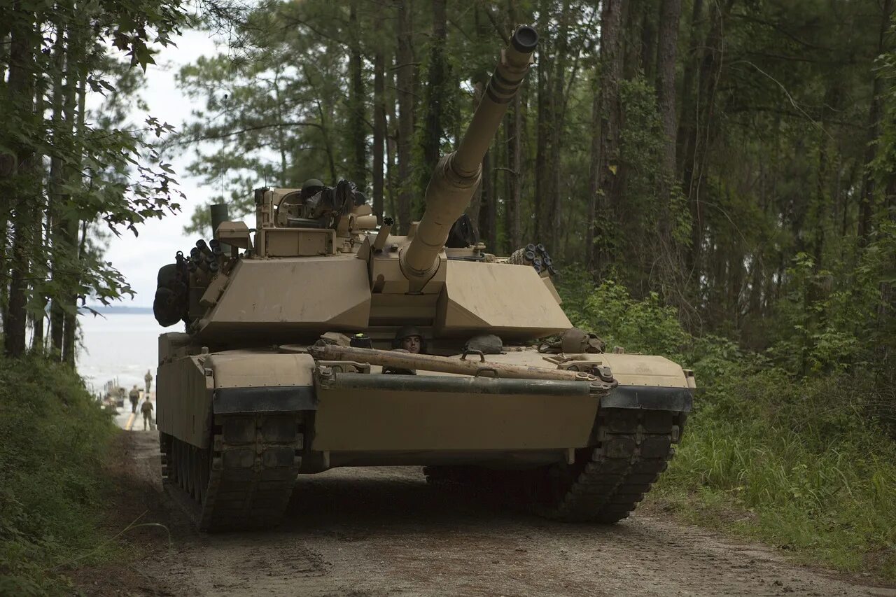 Абрамс поставят. Абрамс м1a1 польши. m1 abrams. танков m1 abrams.