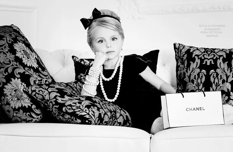 оливия хэпберн. мария махаринская. твидовый костюм коко шанель. фотопроект в стиле шанель. стиль шанель в одежде.