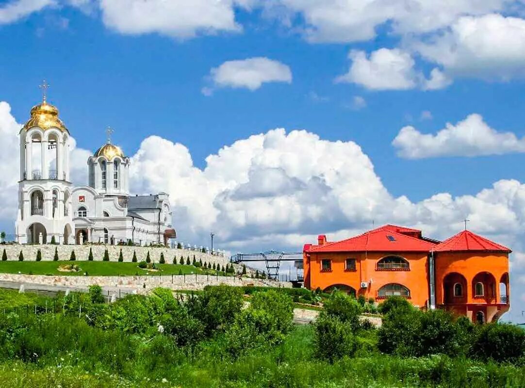 В Ессентуках в храме Свято - Георгиевского женского монастыря прошел праздничный