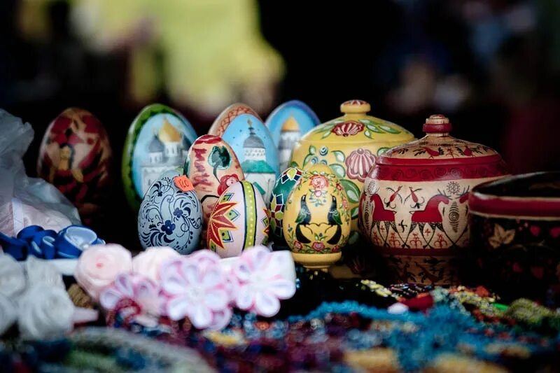 Астраханский кремль сувениры. Что привезти из омска. Деревянные башмаки. Что привезти из омска. Сувениры из польши.