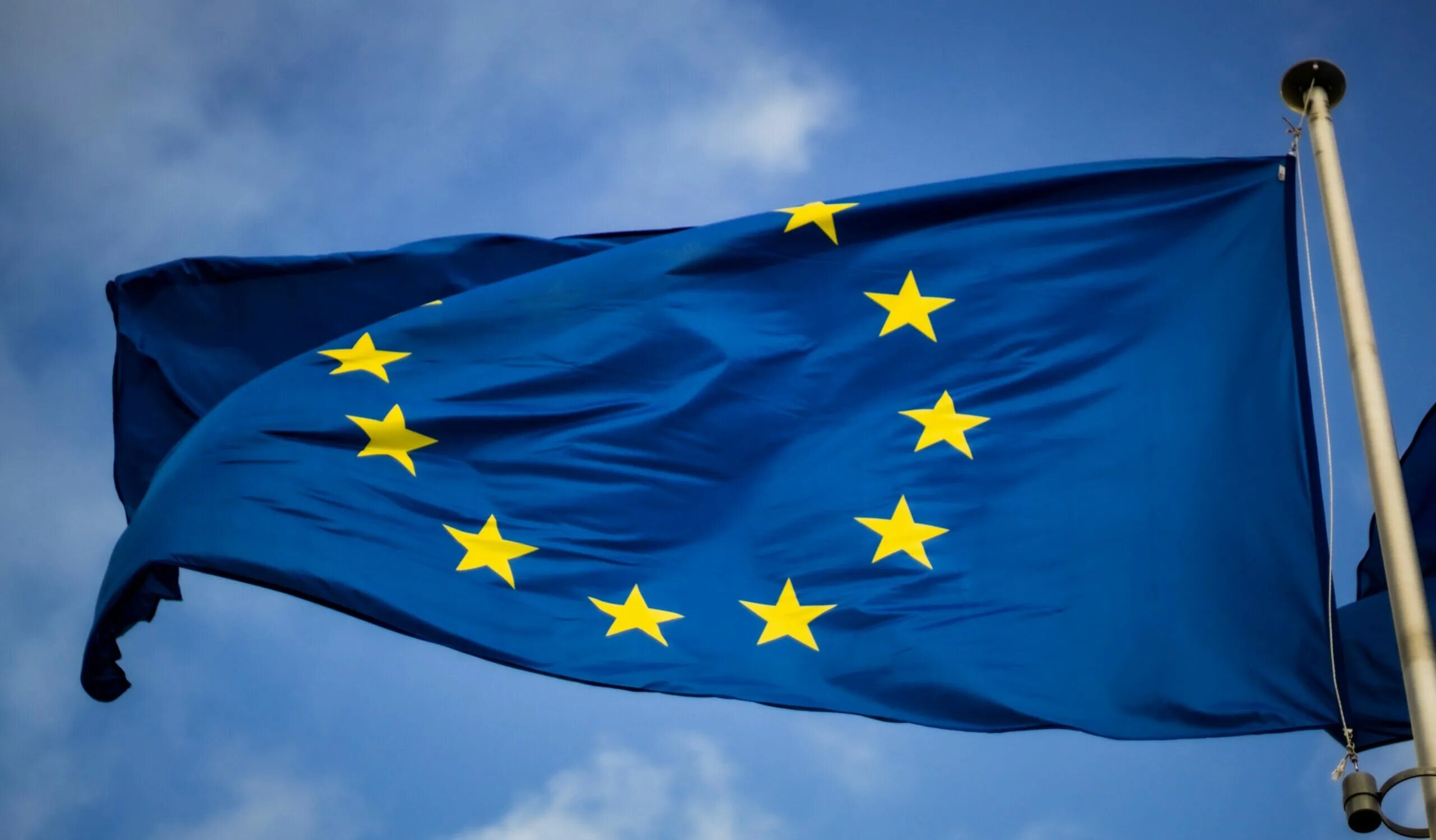Евросоюз какое государство. Шенген ЕС. Европейский Союз. Еврокомиссия флаги ЕС. Евросоюз шенген.