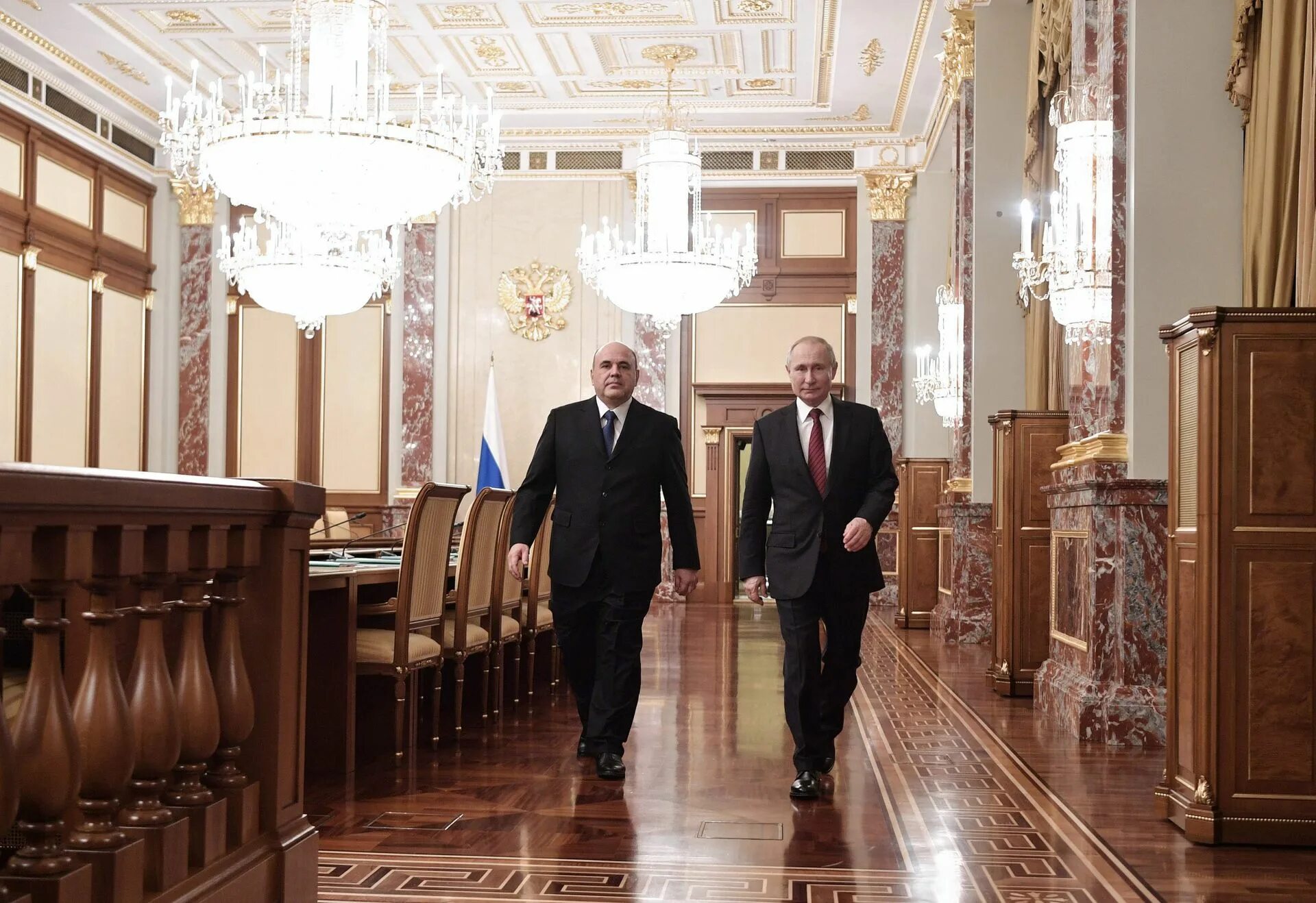 Сайт президента рф кабинет. Дом Путина в Новоагорево. Кабинет президента в Ново Огарево. Сенатский дворец кабинет президента. Кабинет премьер министр в правительство РФ.