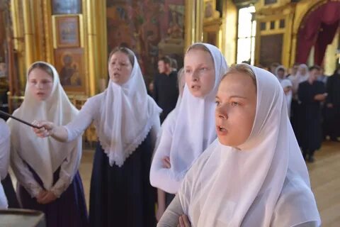Можно ли ходить в церковь без платка