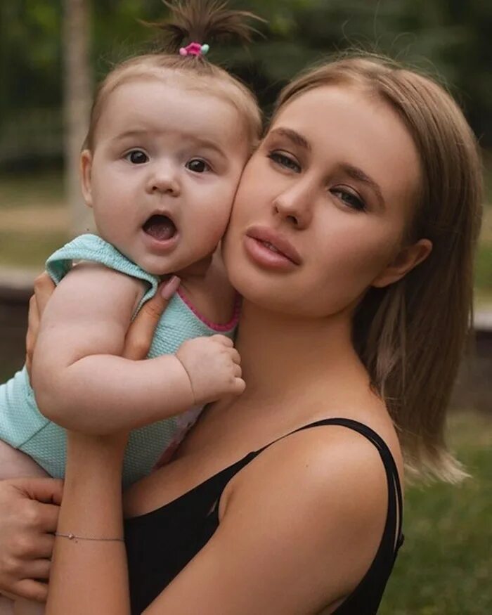 каждая из дочерей 6. фото 6 сестер. каждая из дочерей 6. Mom + дочь. девочки близняшки 4 года.