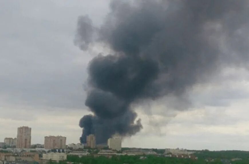 Пожар в лыткарино. Пожар склада в лыткарино. Пожар в лыткарино сейчас. Пожар склада в лыткарино. Пожар в лыткарино сейчас.