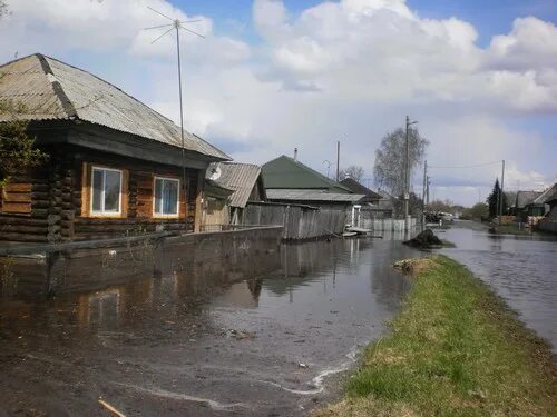 Уровень воды в туринске сегодня. Река тура Туринск. Река тура в Туринске Свердловская область. Мост Туринск. Пейзажи Туринска.