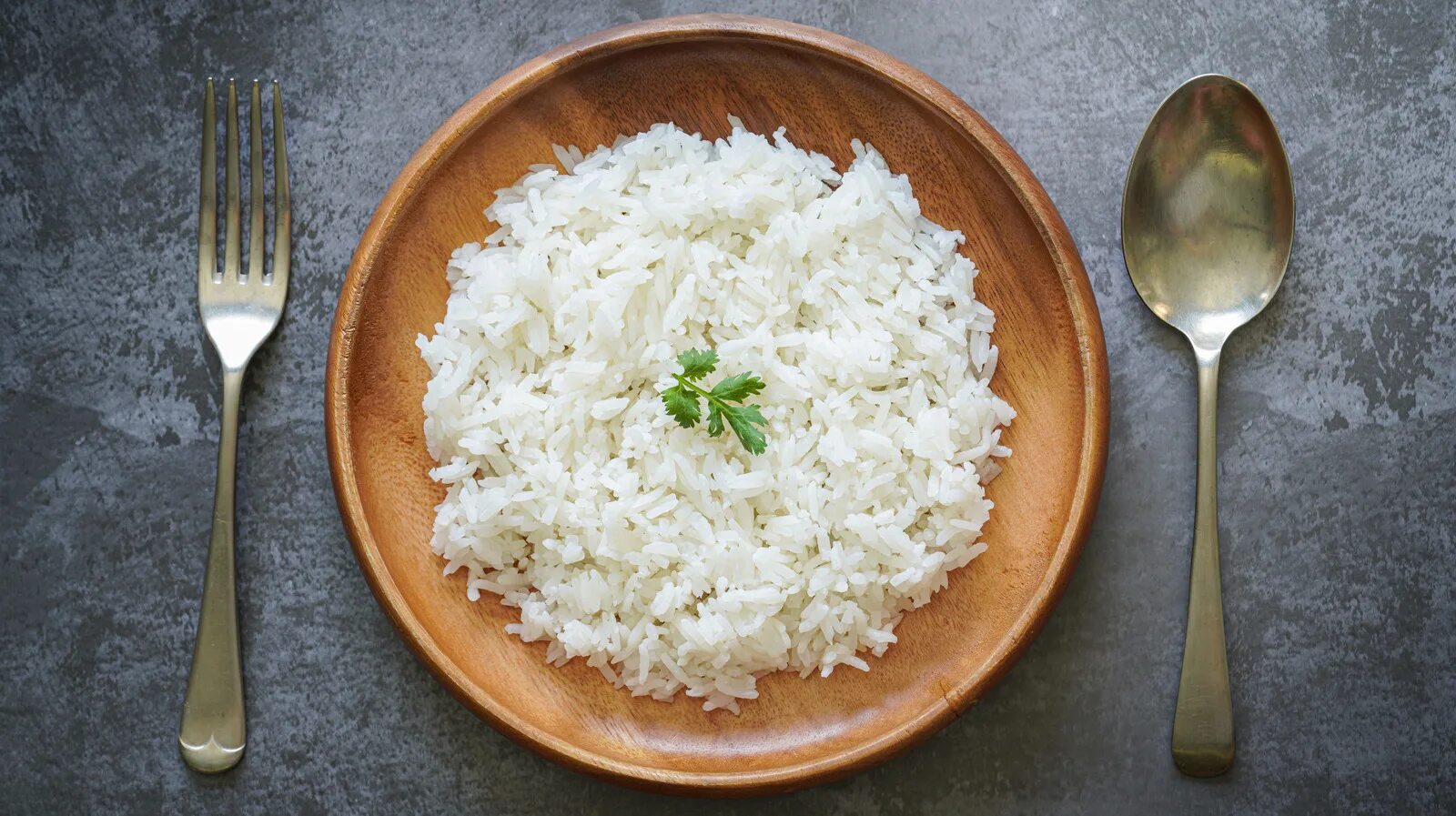 White rice. Жёсткий и рисовый. Rice Top view. There Rice on the Plate.