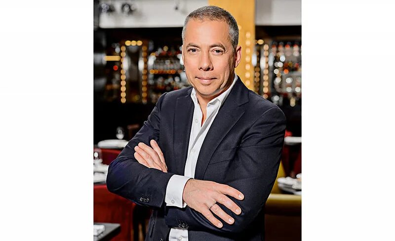 Самый известный ресторатор. Новиков ресторатор аркадий ресторатор. Аркадий новиков ресторатор. Аркадий анатольевич новиков рестораторы. Аркадий новиков ресторатор.