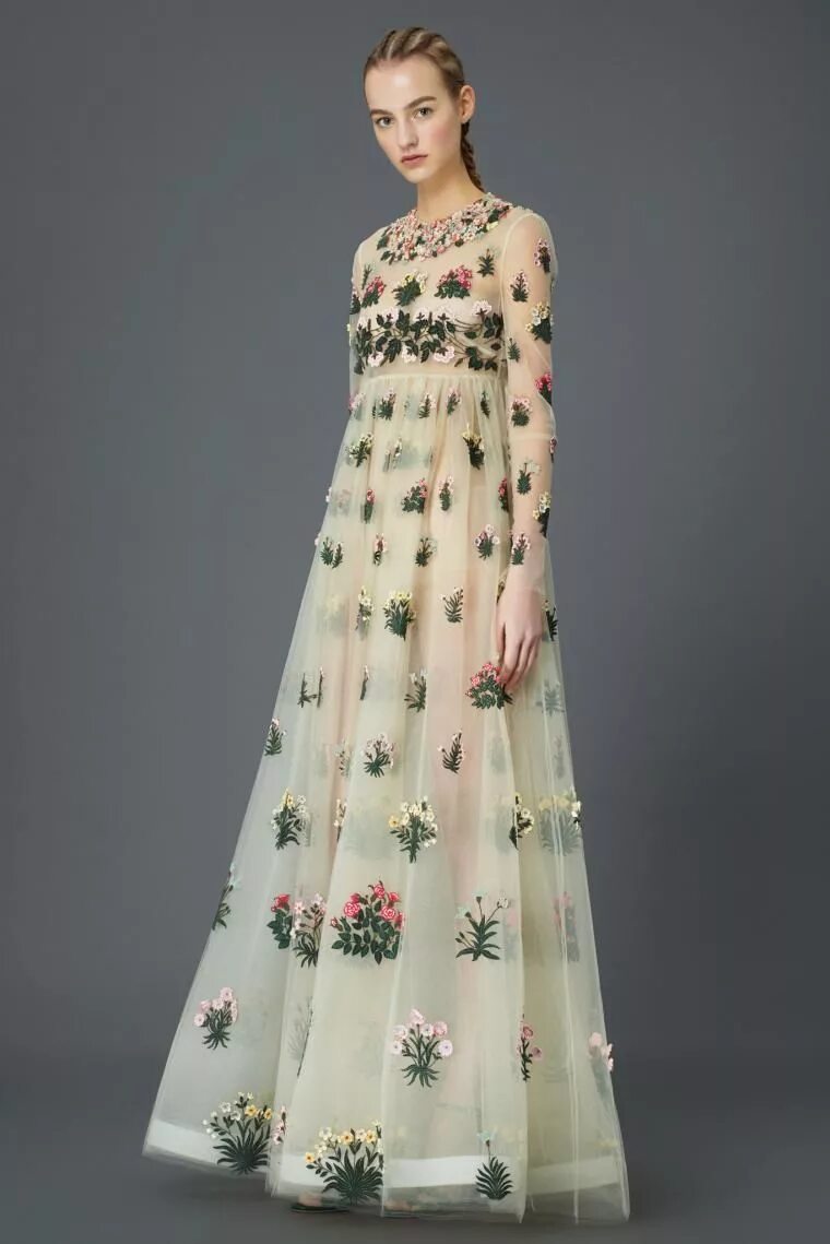 Collection 2015. Pre Fall Valentino 2015 коллекция. Valentino pre-Fall 2015 collection. Шелковые платья Валентино. Платье макси Валентино Гаравани.