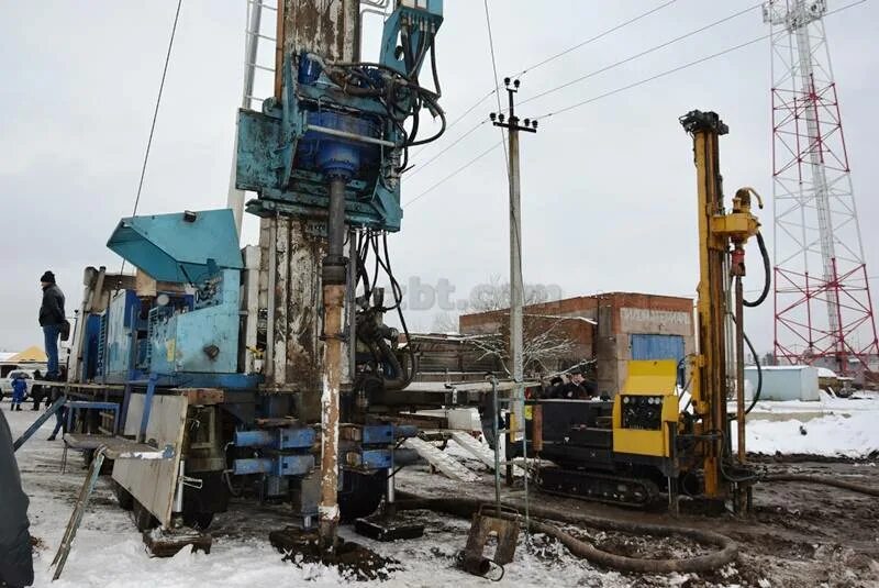 Буровые системы ижевск. Станок буровой МОЗБТ. МОЗБТ буровое оборудование. Московский опытный завод буровой техники. Буровой станок МОСБТ.