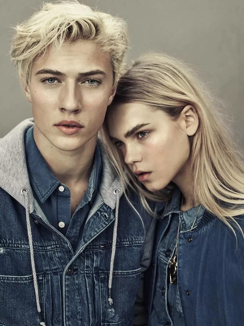 Девушка и сестра парня