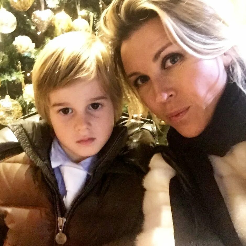 Алексей мамонтов и лика стар. Илья грамматиков. Лика бумыч. Сын лики. Сын лики.