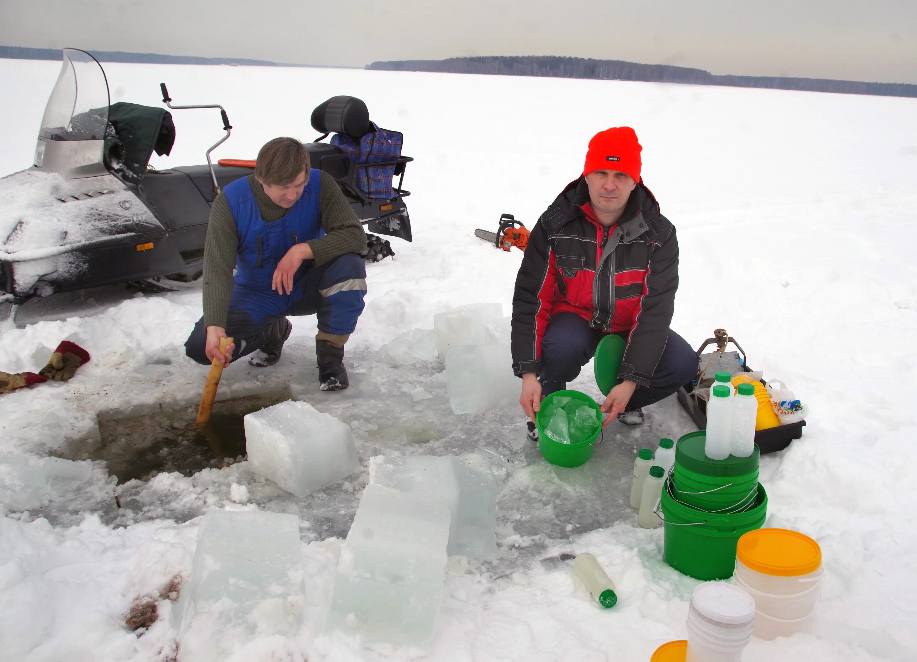 На срнеогоходе по учинскому водохранилищу. Спортивные машины из чукотки. Экспедиции ссср. Экспедиция за други своя. Зимняя экспедиция.