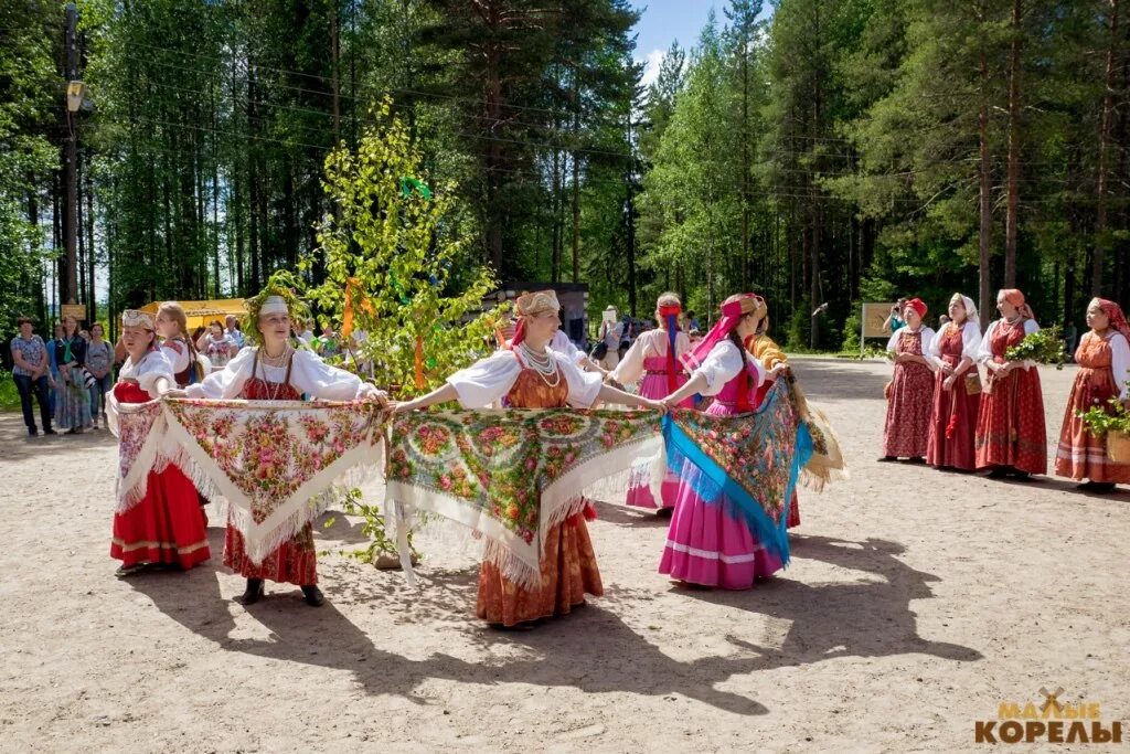 Троица празднование. Троица народные гуляния. Троица празднование. Праздник троицы празднование. Что празднуют в троицу.