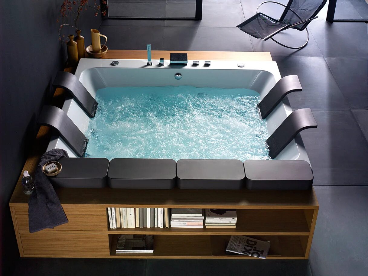 Teuco seaside t07. Гидромассажные ванны. Акриловые гидромассажные ванны. Гидромассажная ванна jacuzzi. Большая ванна джакузи.
