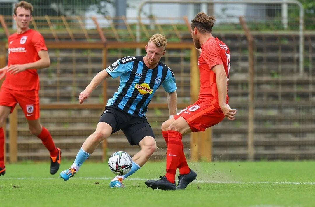 Waldhof mannheim 2013-2014 форма. Вальдхоф мюнхен. Лорант вернер мюнхен 1860. Мюнхен 1860 - вальдхоф мангейм. Вальдхоф мюнхен.