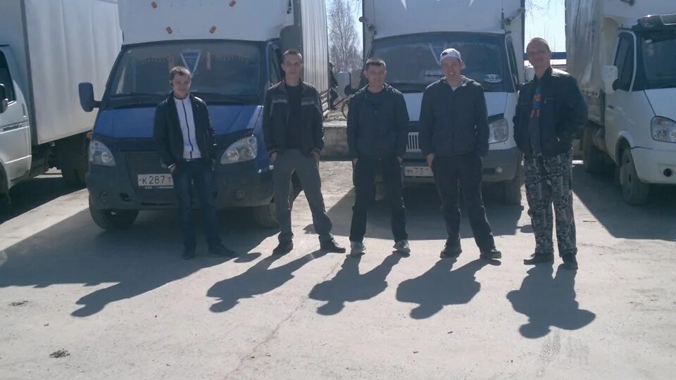 Газелисты дальнобойщики. Клуб газелистов. Праздник газелиста. Газелисты. Грузовые газели парк.