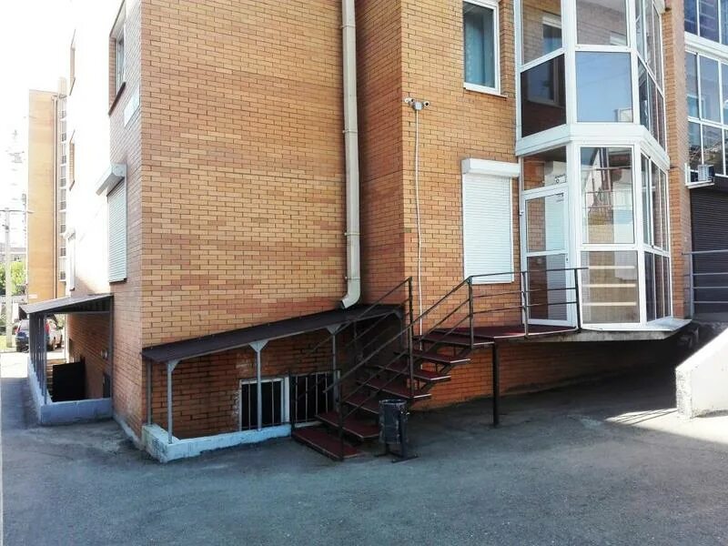 помещение с отдельным входом. помещение с отдельным входом. плохие коммерческие помещения. помещение с отдельным входом. филевский б-р.