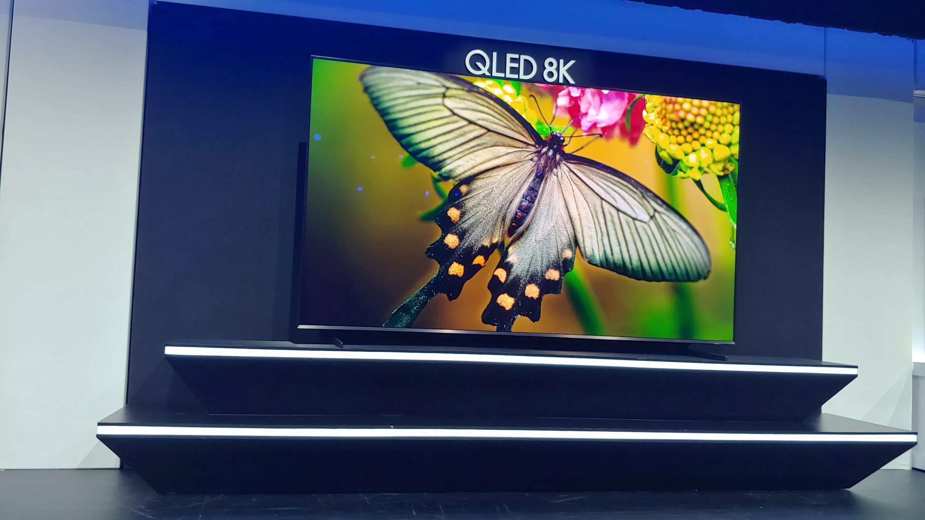 Телевизор 98 см. Телевизор Samsung QLED 8k. Телевизор самсунг QLED 8к. Телевизор самсунг 8к 98 дюймов. Телевизор QLED Samsung qe98q900rbu 98" (2019).