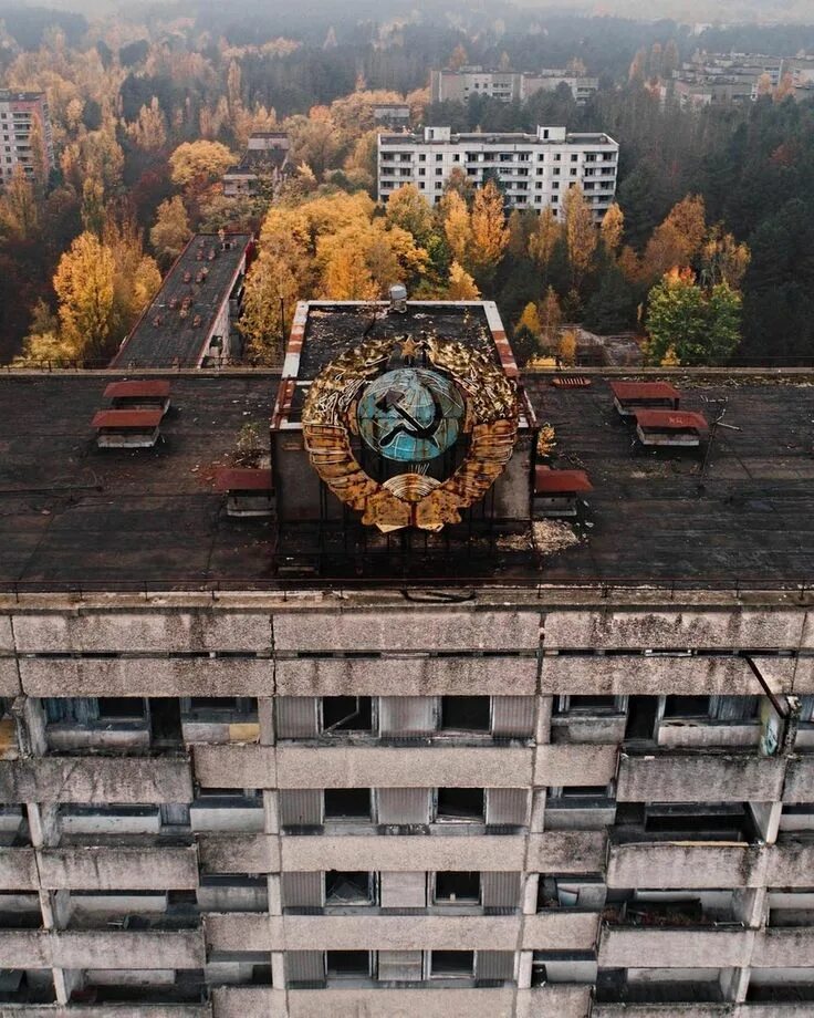 Pripyat chernobyl. Город Припять. Город Припять и ЧАЭС. Зона отчуждения город Припять. Чернобыль заброшенный город.