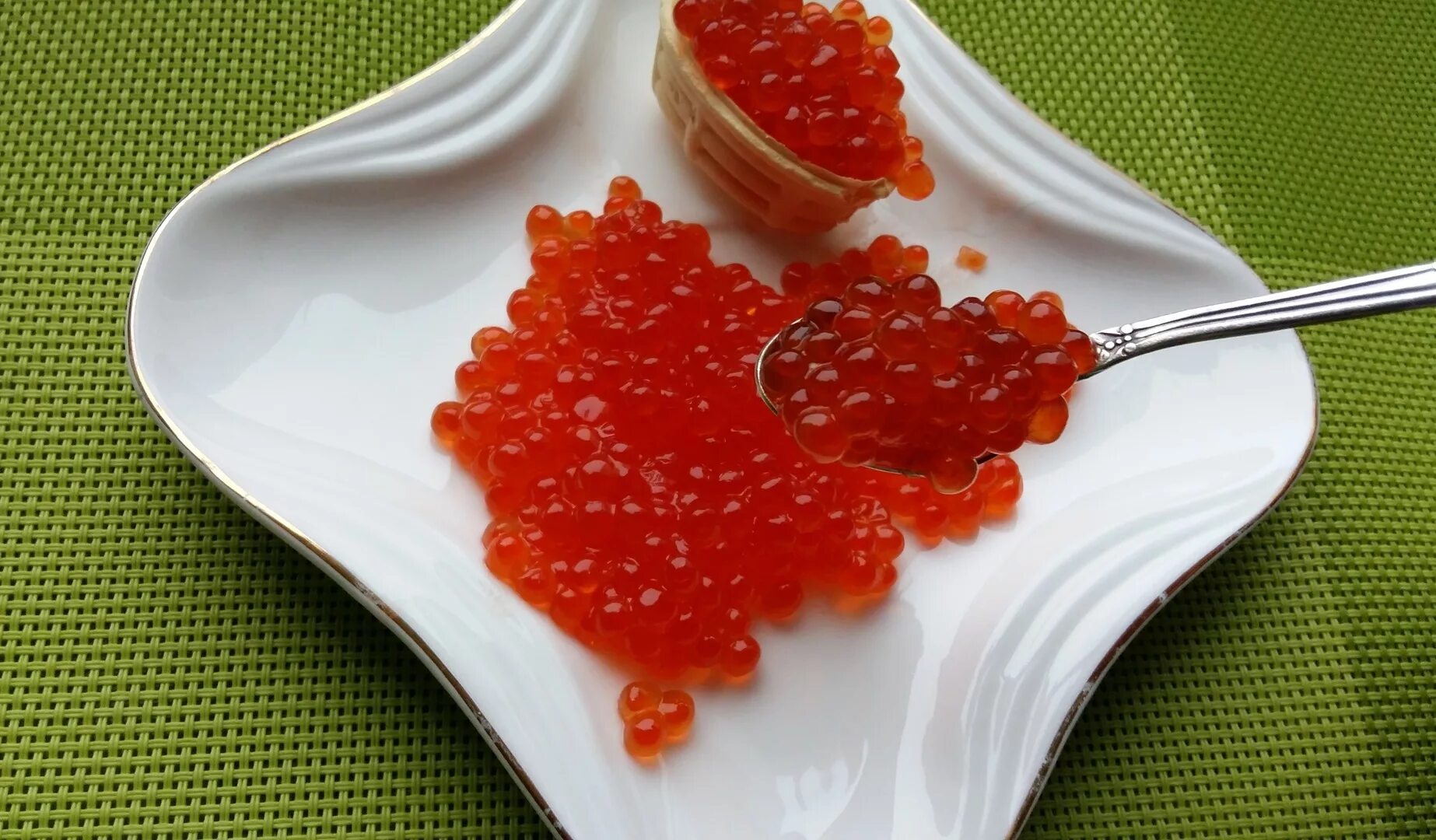 Можно ли красную икру при язве