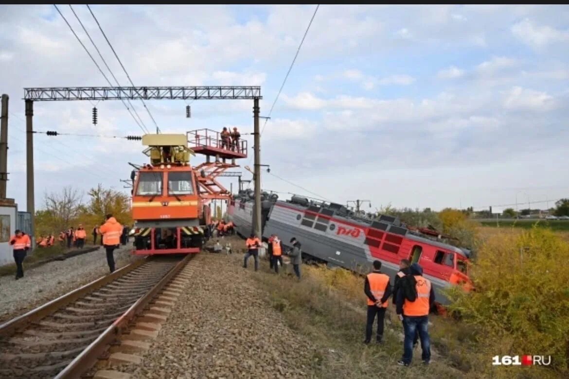 Крушение поезда волгоград казань. Поезд ростов москва катастрофа. мировой рекорд тянет электровоз. тепловоз тянет электричку. крушение поезд кувандык медногорск.