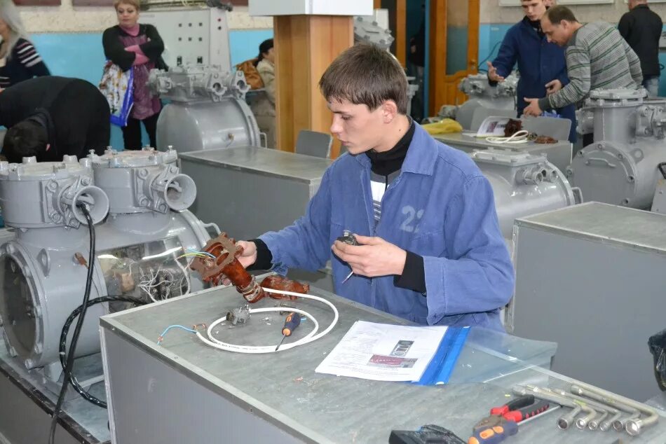 Профессия машинист экструдера. Наладка оборудования. Монтаж и наладка промышленного оборудования. Монтаж и техническая эксплуатация промышленного оборудования. Пуско-наладка оборудования.