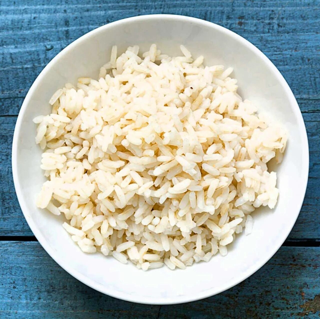 White rice. Рис отварной. Рис в тарелке. Рис вареный. Отварить рис.