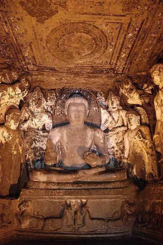 Пещеры будды. Фрески Аджанты Будда. Буддийские скальные храмы в Аджанте. Скульптура пещеры Аджанты. Будда Бодхисаттва Падмапани.