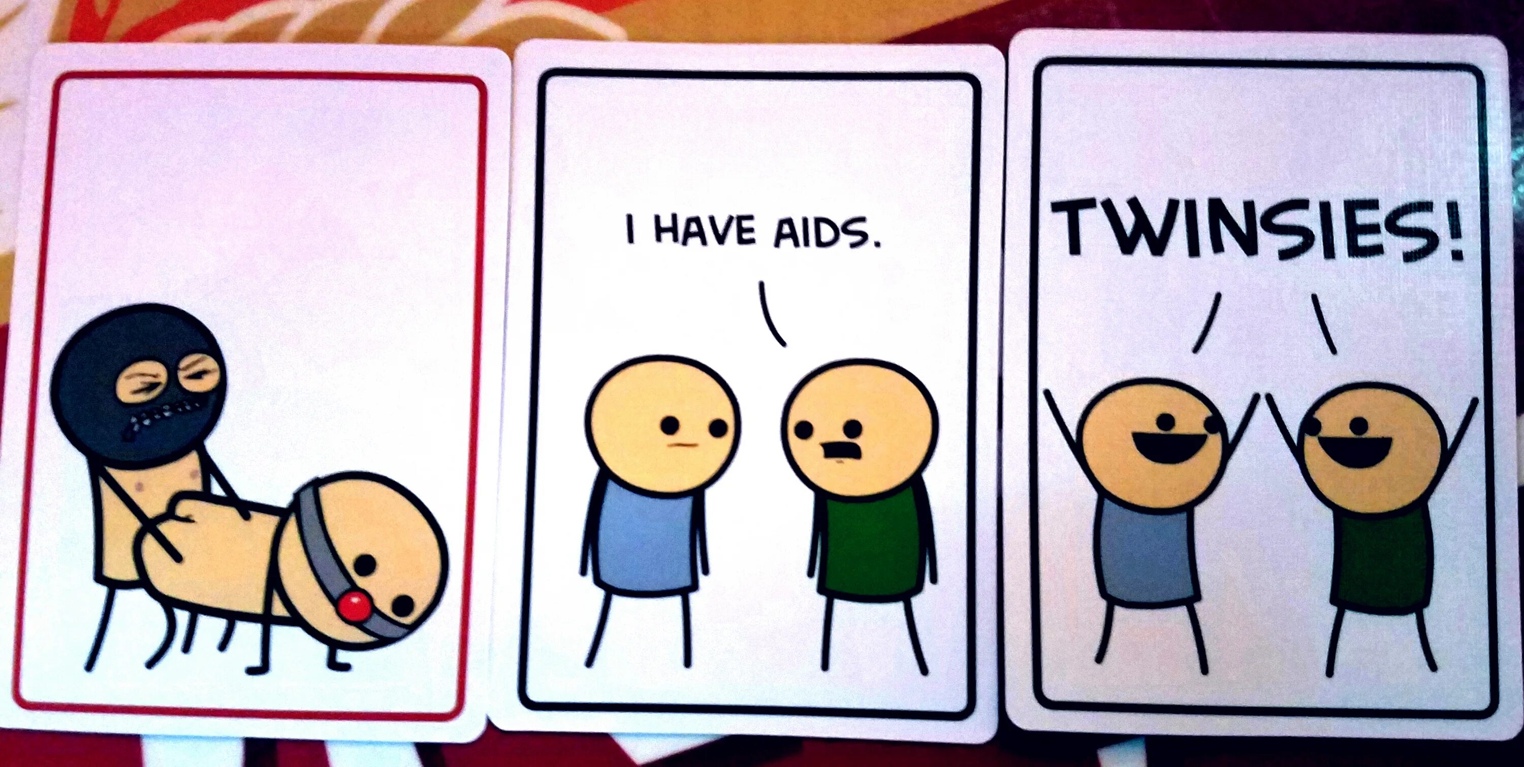 Joking hazard. Джокинг Хазард. Игра joking Hazard. Joking Hazard настолка. Цианид и счастье настолка.