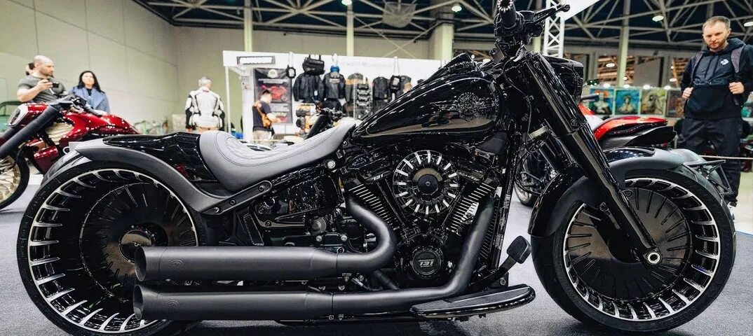 Box39 мотоциклы купить. Box39 мотоциклы. Harley Davidson box39. Box39 fat boy. Выставка мотоциклов.