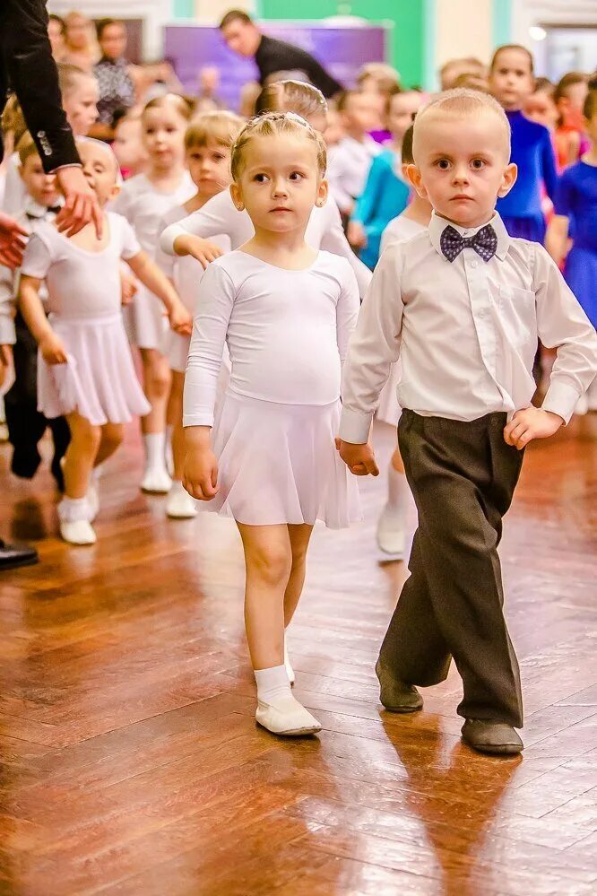 фотосессия начальная школа выпускной. дети в школе. детская школа называется. дети на уроке. младшие школьники.