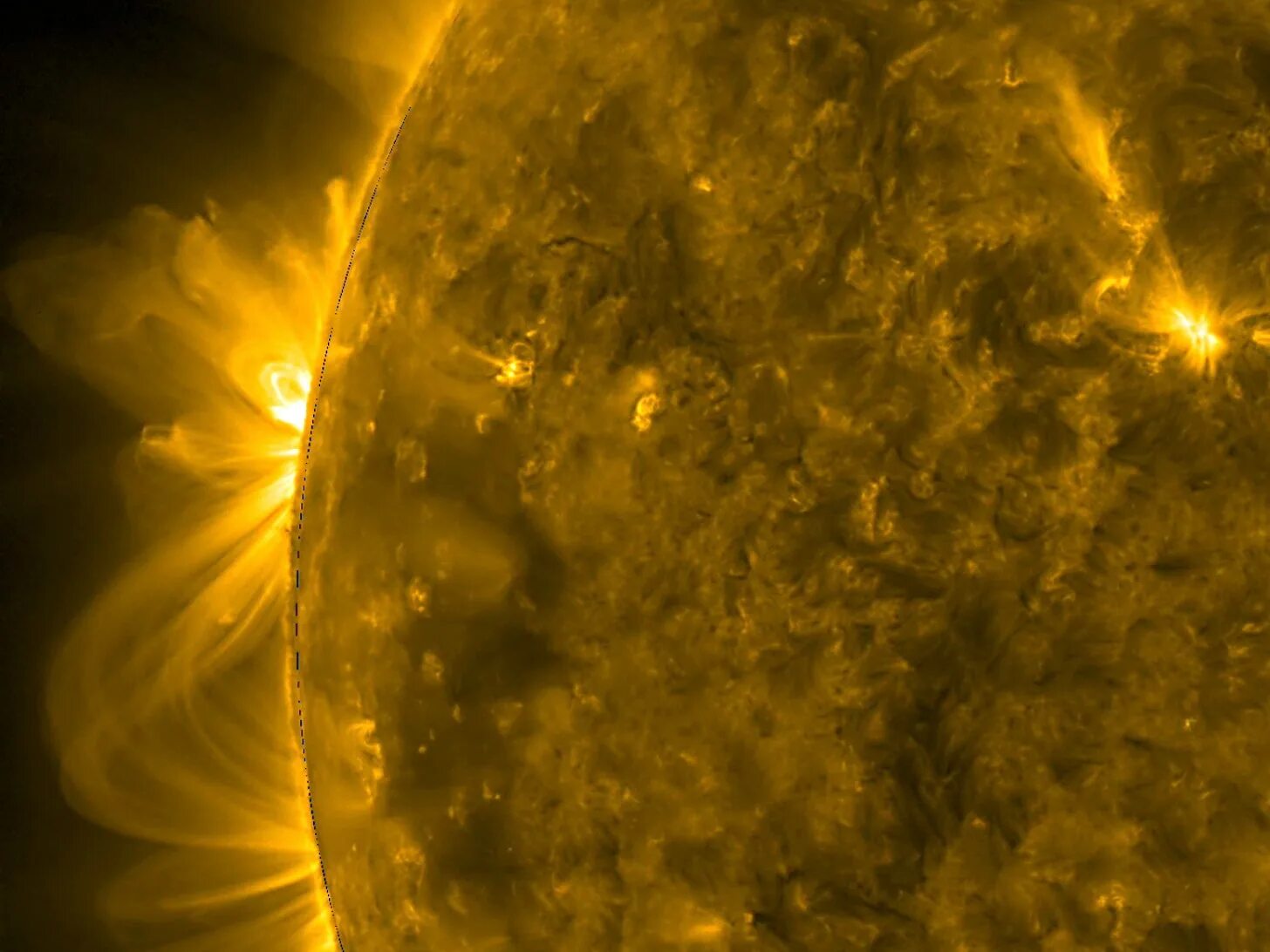 Фотографии солнца. Поверхность солнца. Снимки солнца из космоса. Солнце в космосе.