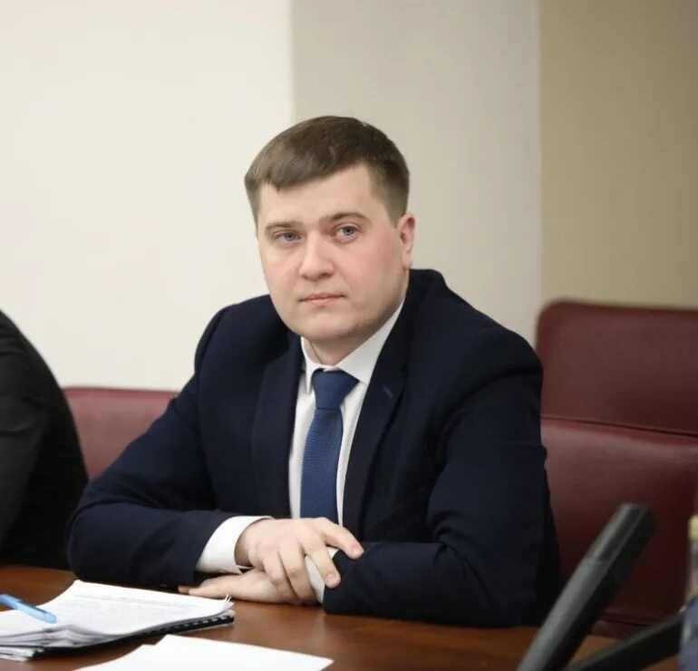 Зонтов ульяновск. Зонтов ульяновск министр. министра экономического развития и промышленности николая зонтова,. зонтов николай васильевич ульяновск.