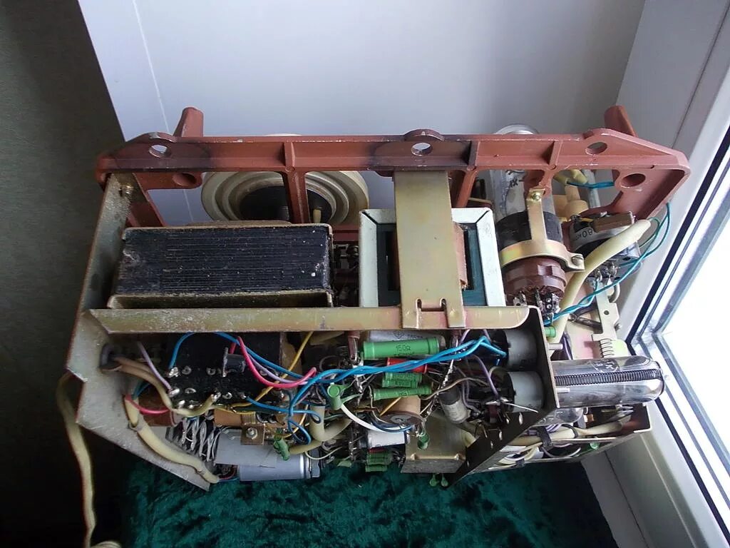 Комета 225 лпм. Бобинник комета 212. Магнитофон комета драгметаллы. Катушечный магнитофон "комета-212м-стерео". Плата магнитофона комета 225.