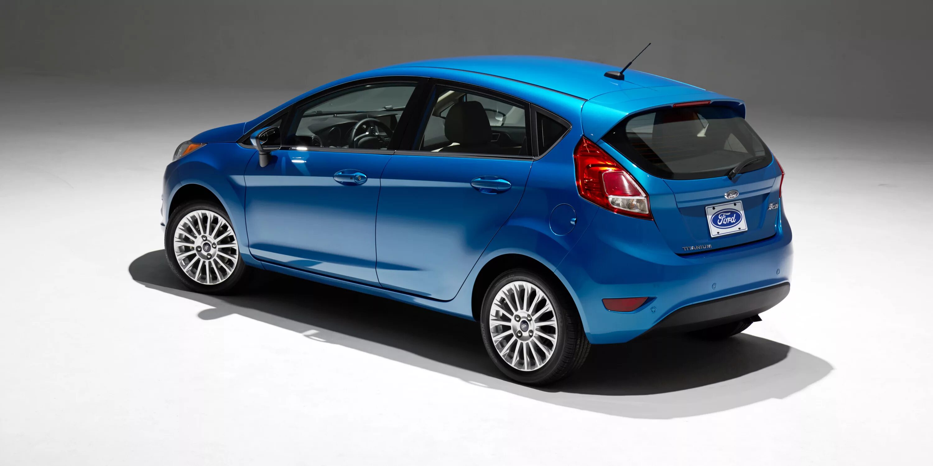 Форд Фиеста. Форд Фиеста хэтчбек. Форд Фиеста 2013 хэтчбек. Ford Fiesta 2014 Hatchback. Машина хэтчбек с пробегом