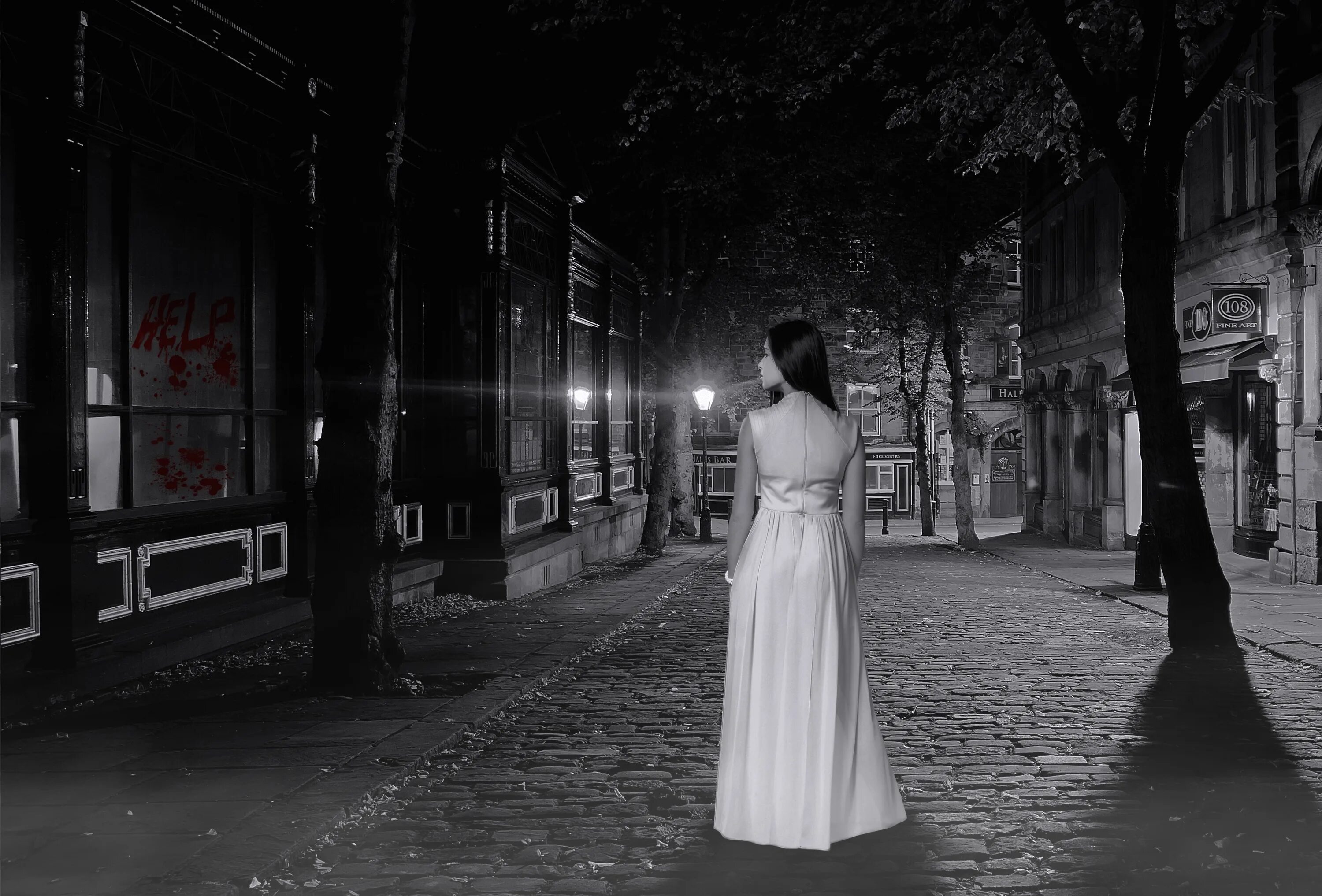 Woman is night. Фотосессия в платье на улице ночью. Белые ночи девушка. Девушка в белом платье ночью. Женщина в белом ночью.