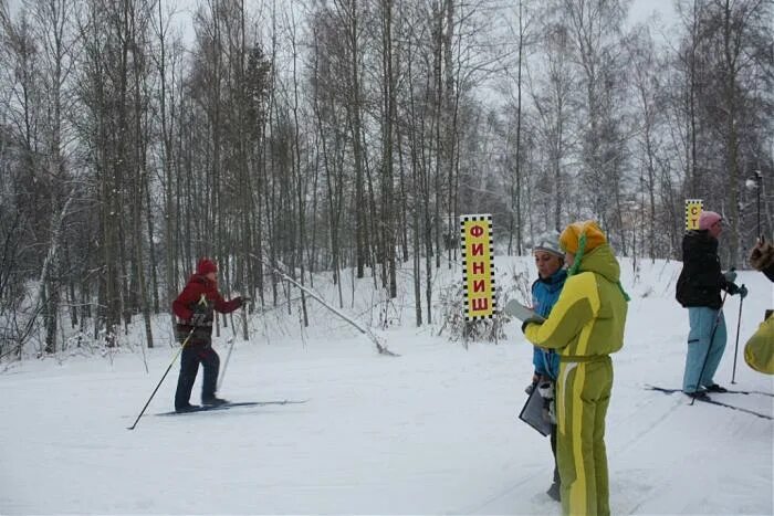 Лыжная база Лесная Поляна Кемерово Спортград. Лесная Поляна Кемерово трасса лыжная. Лесная Поляна Кемерово лыжи. Стартовая Поляна Динас лыжи.