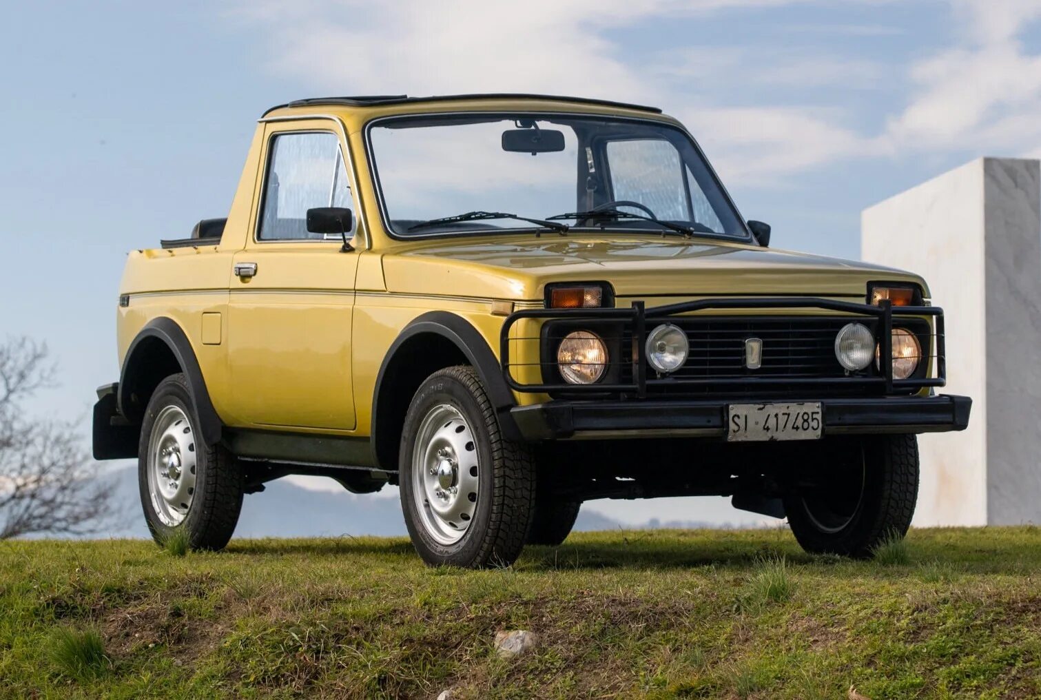 Фото машины нива. Lada Niva (ВАЗ-2121). Lada Niva 1989. ВАЗ 2121 кабриолет. Кабриолет Lada Niva.