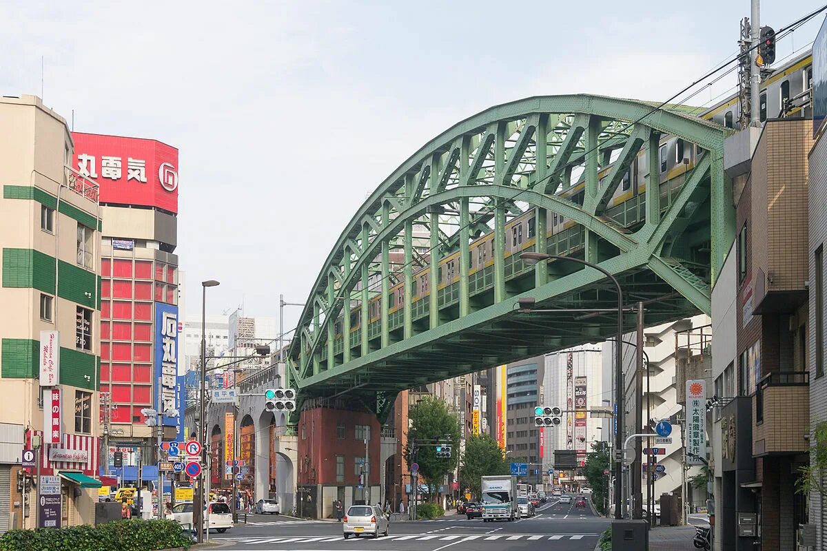 Tokyo wiki. Район Канда Токио. Тиёда Токио. Over Bridge Road. Канда Википедия Токио.