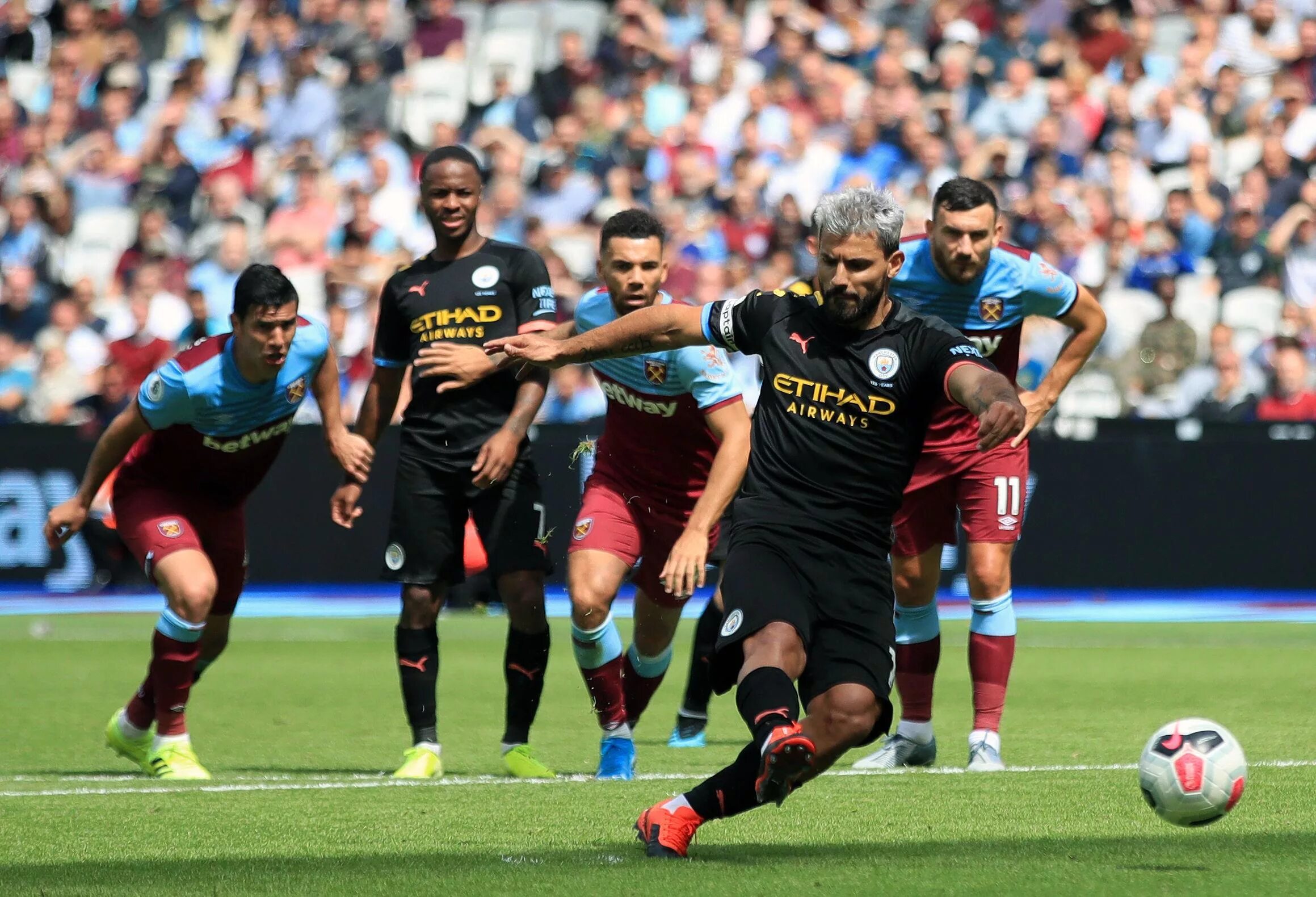 West Ham Manchester City. Man City vs West Ham. Manchester City vs West Ham. Манчестер только синий. Манчестер сити вест хэм