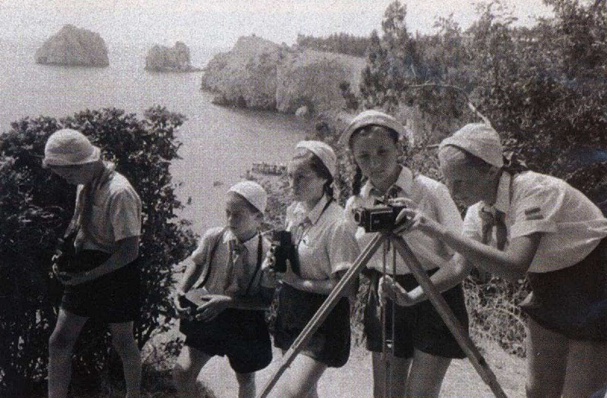Туризм 50 годы. Пионерский лагерь артек ссср. пионер лагерь артек ссср. артек ссср 30е годы. пионерский лагерь артек ссср дети.