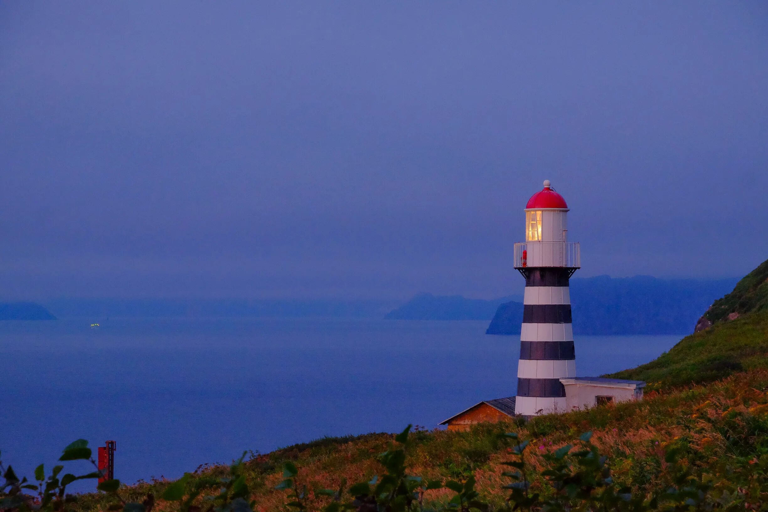 маячный. маяк петропавловский (мыс маячный). остров маячный высоцк. маячный. мыс маячный камчатка.